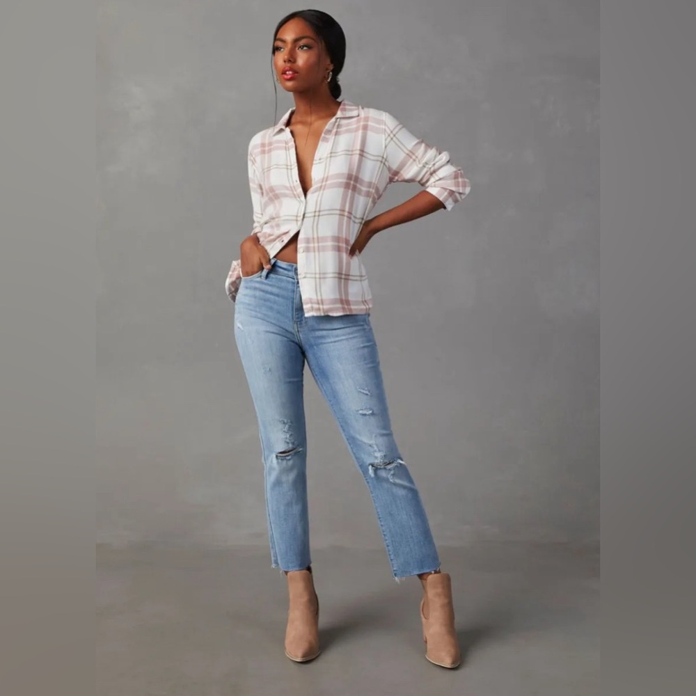 White Notched Collar 3/4 Sleeve Button Down Shirt